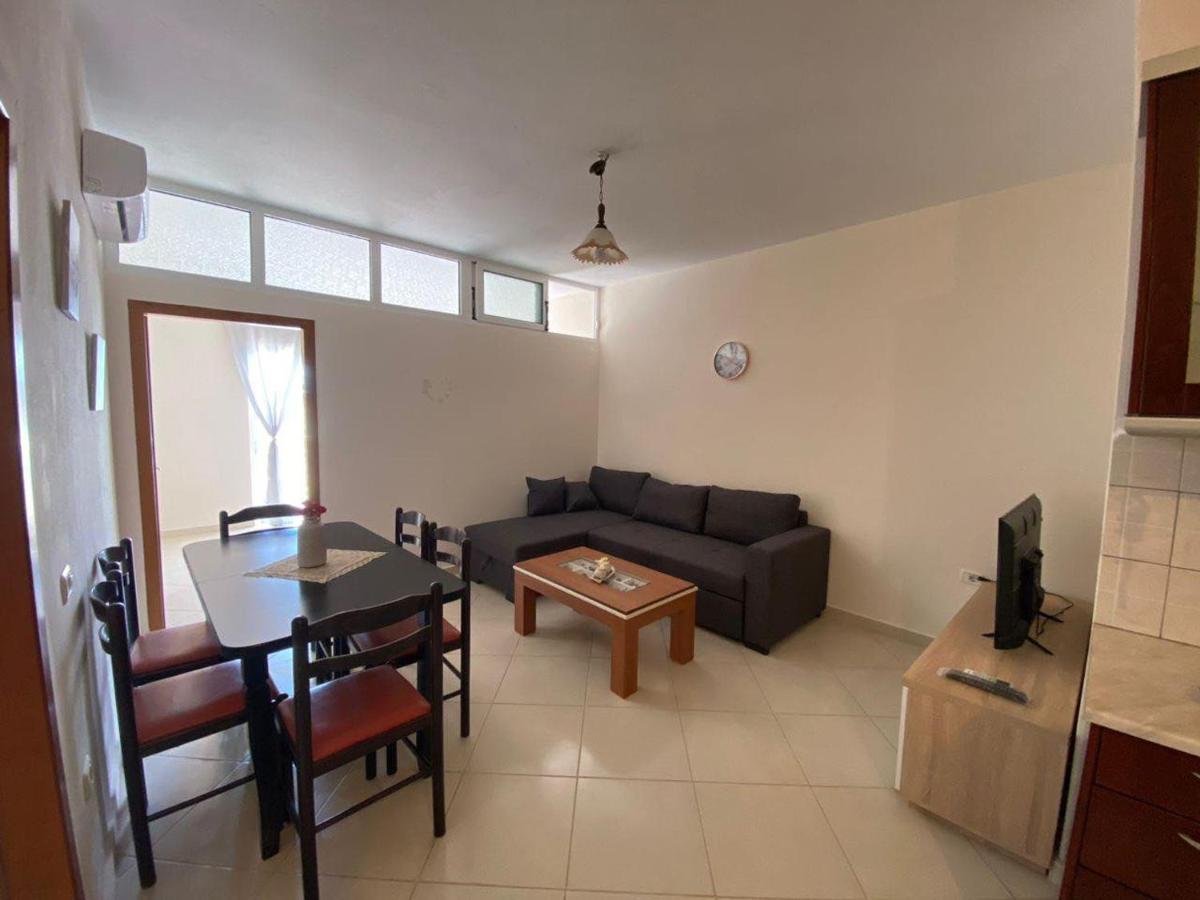 Titi'S Apartment Saranda מראה חיצוני תמונה